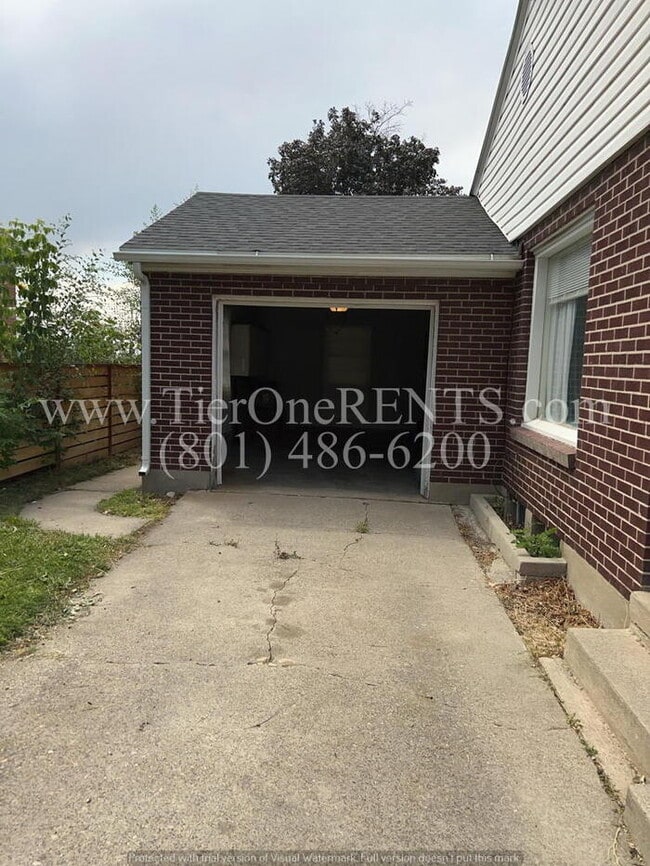 Building Photo - This property offers a NO DEPOSIT option a...