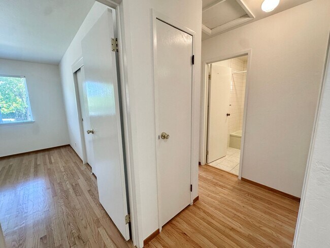 Building Photo - Charming Terra Linda Home in San Rafael