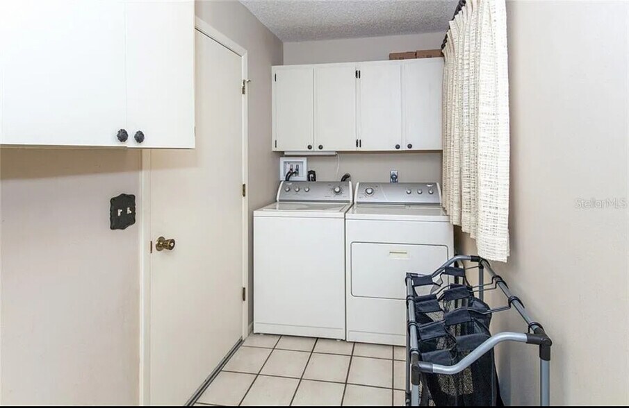 Building Photo - 127 Sandstone Cir