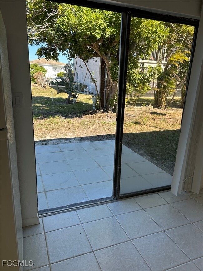 Building Photo - 3805 SE 11th Ave