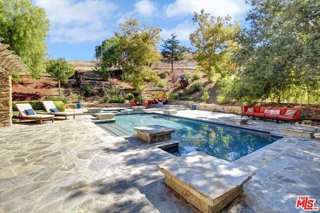 Building Photo - 2860 Dewdrop Pl
