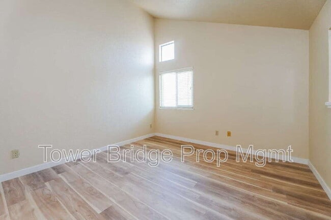 Building Photo - 1019 Dornajo Way