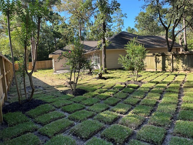 Building Photo - 10 S Willow Point Cir