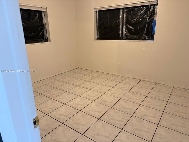 Building Photo - 728 SW 7th St