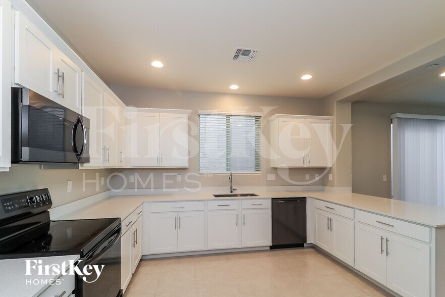 Building Photo - 2927 N Athena