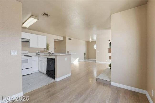 Building Photo - 2982 Juniper Hills Blvd