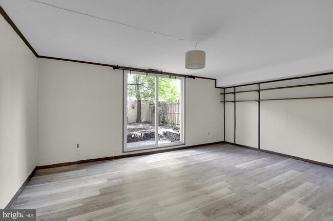 Building Photo - 6736 Emlen St