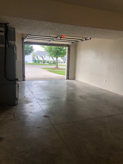 Building Photo - 1718 W Sunstone Dr