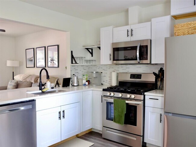 Building Photo - 1401 Marcus Pl