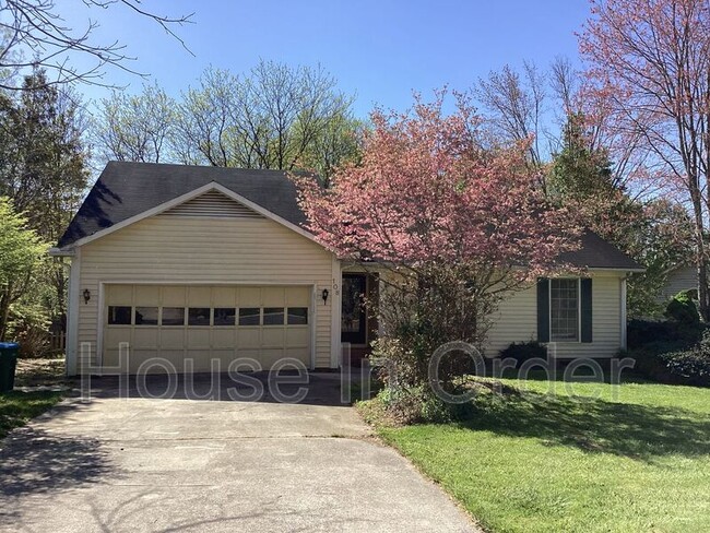 Primary Photo - 108 Hyacinth Ln