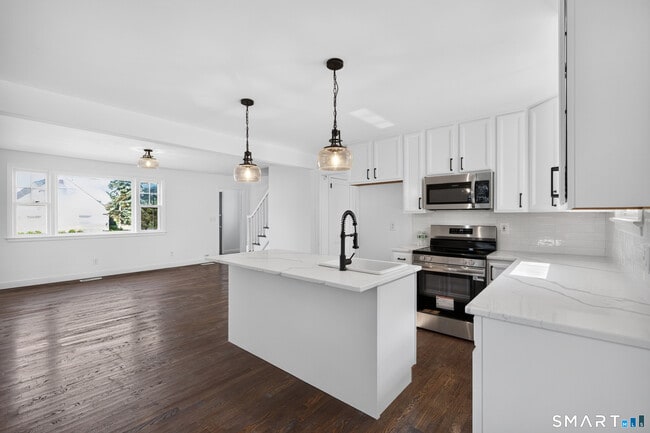 Building Photo - 11 Stratfield Pl