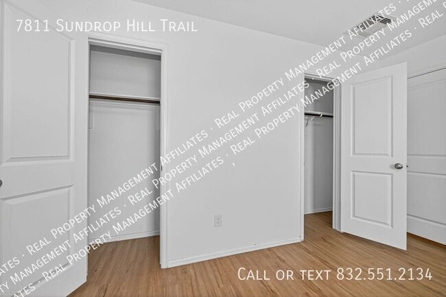 Building Photo - 7811 Sundrop Hl Trl
