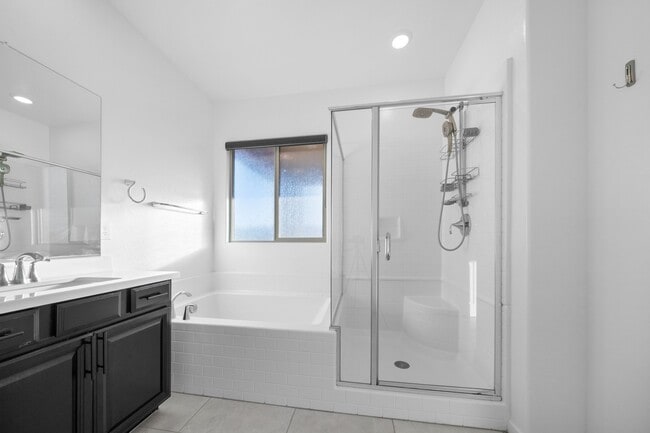 Building Photo - 713 Foreign Reef Wy