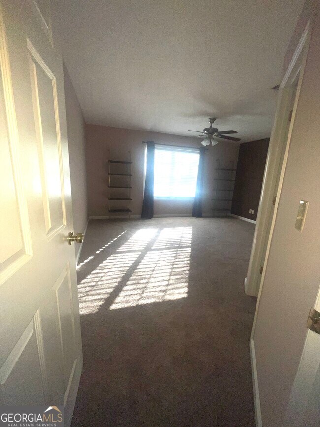 Building Photo - 2539 Oakridge Pl