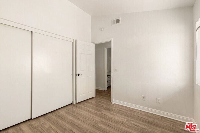 Building Photo - 1836 E Ave J2