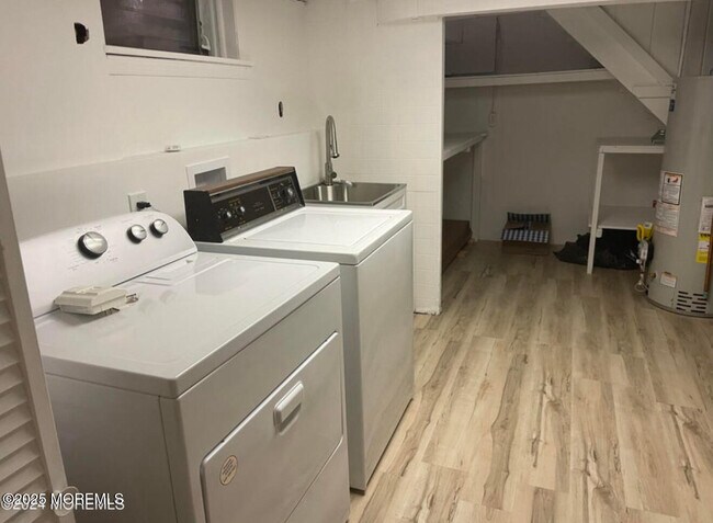 Building Photo - 70 Avery Ave