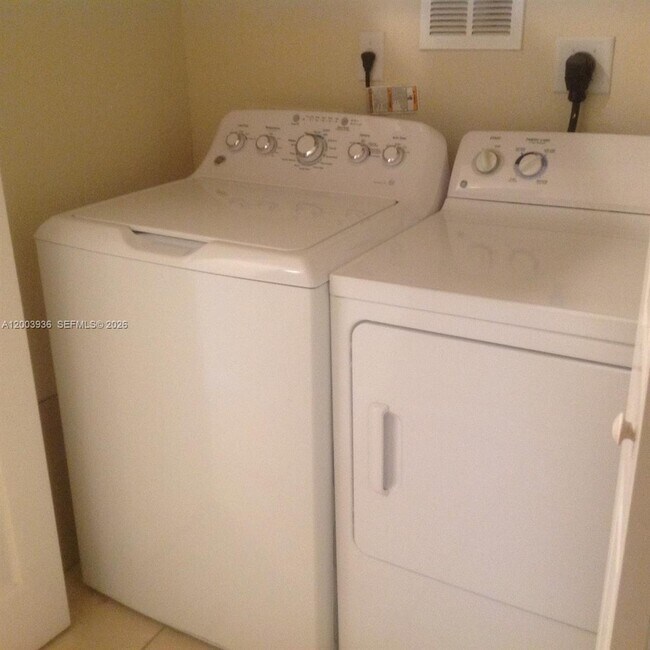 Building Photo - 11401 NW 89th St