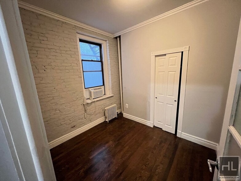 Building Photo - East 13th Street