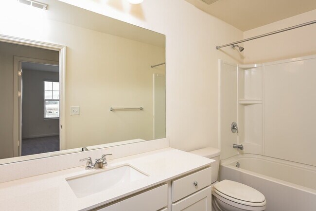 Building Photo - 114 Bentwater Wy