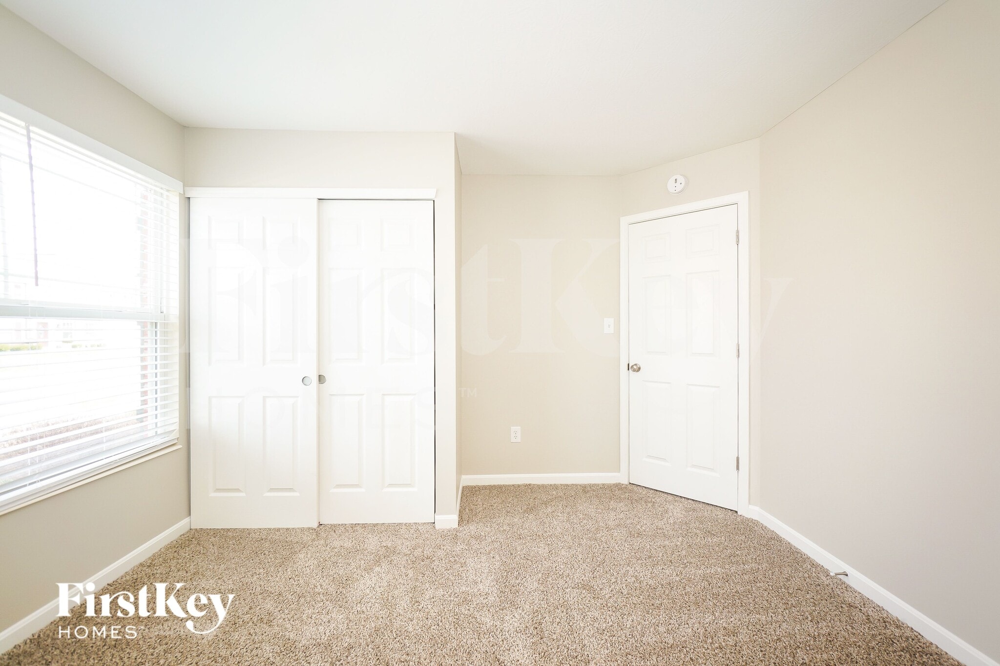 Building Photo - 6055 W Brickell Ln