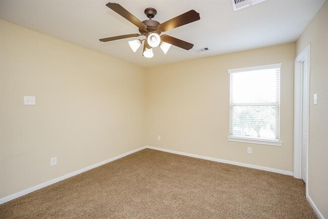 Building Photo - 6203 Brookmall Dr