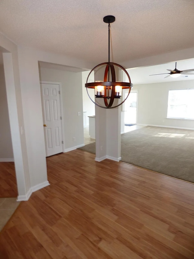 Building Photo - 210 Tibton Cir