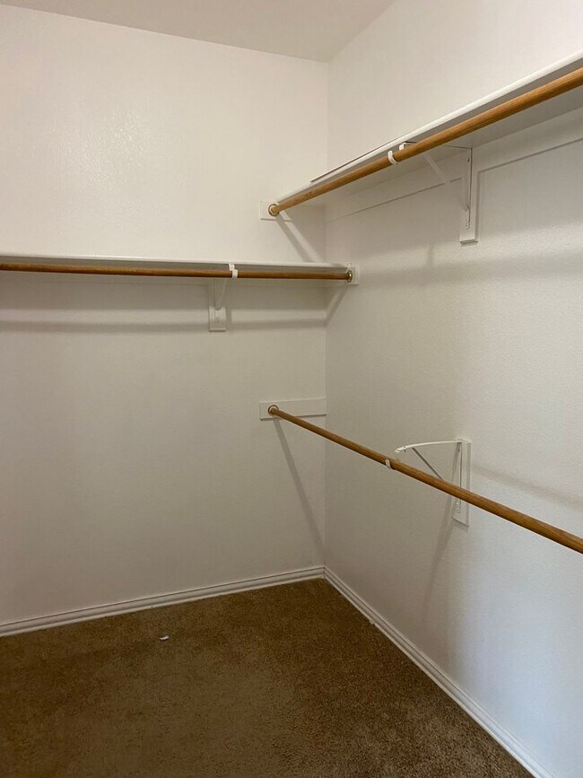 Building Photo - Spacious 2 Story Home in Weatherford Texas