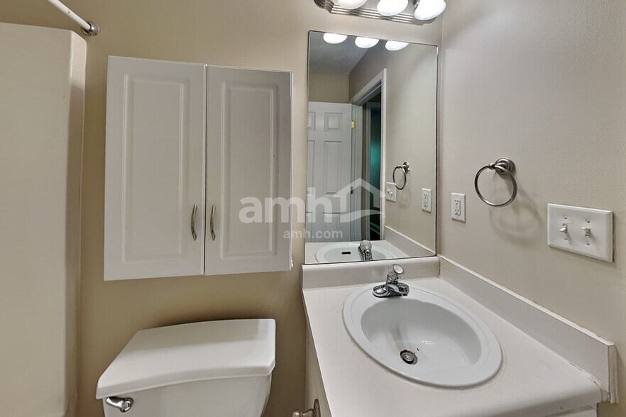 Building Photo - 4422 Keenly Valley Dr NE