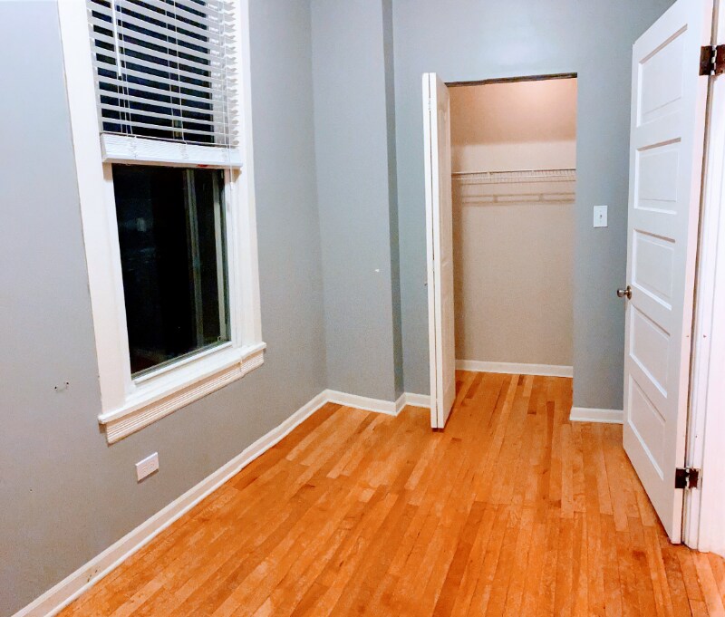 Building Photo - 3547 S Hermitage Ave