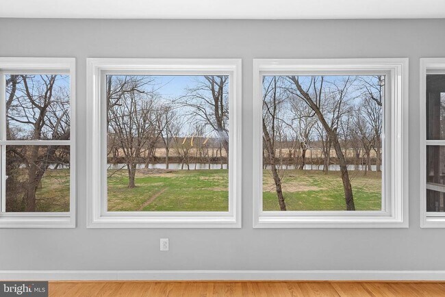 Building Photo - 19451 Youngs Cliff Rd