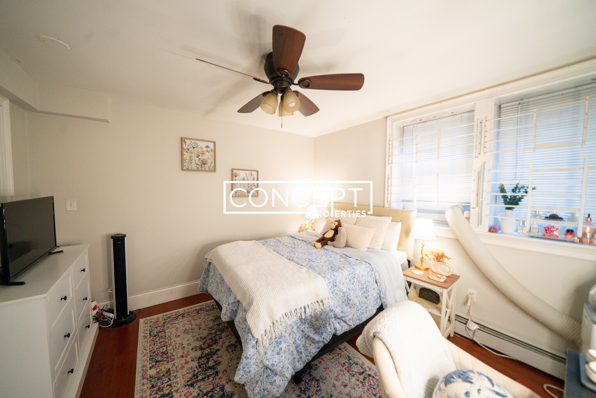 Building Photo - 717 Parker St