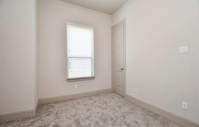 Building Photo - 2908 Leeland St