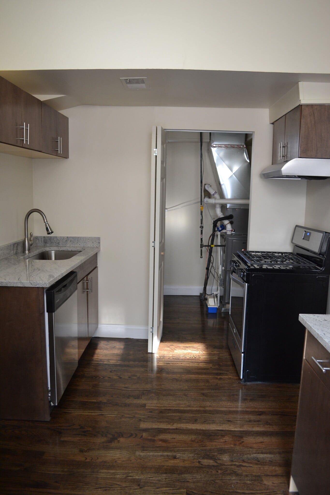 Building Photo - 4820 N Albany Ave