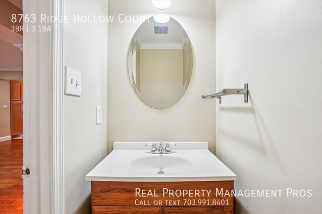 Building Photo - 8763 Ridge Hollow Ct