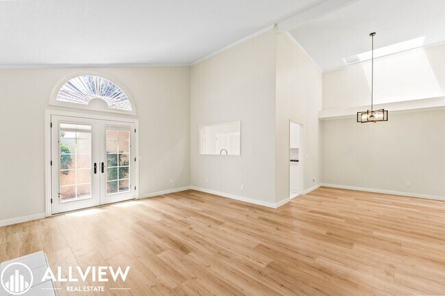 Building Photo - Charming San Juan Capistrano Home with Garage & Modern Amenities