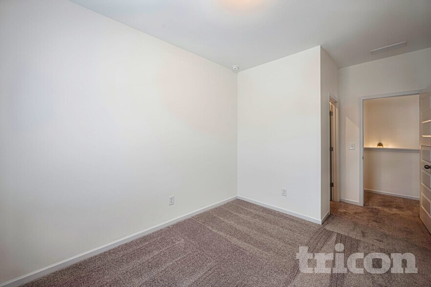 Building Photo - 121 Chapel Meadow Ln SW