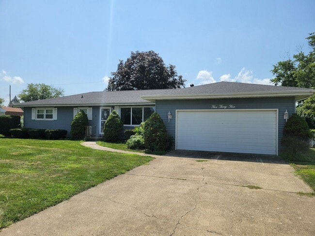 Primary Photo - 535 Wagoner Dr