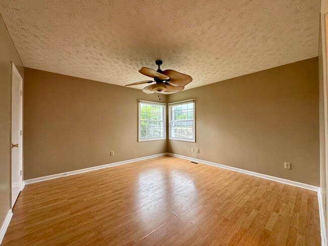 Building Photo - 500 Orchard Dr
