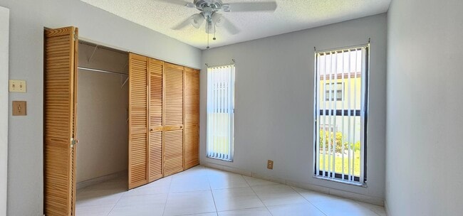 Building Photo - 3298 Shadow Wood Dr