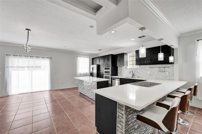 Building Photo - 3041 SW 88th Ave