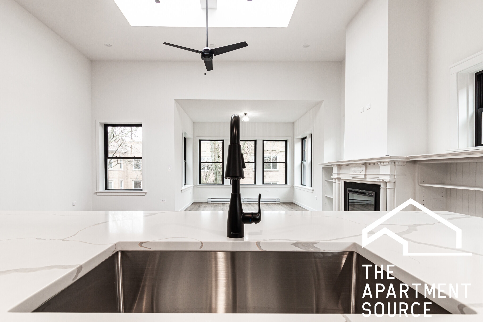 Building Photo - 1428 W Jonquil Ter