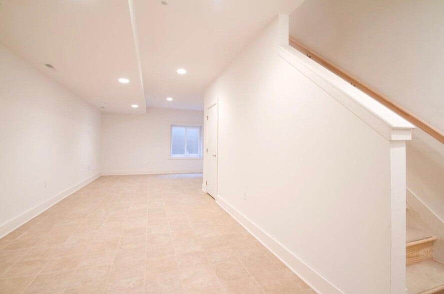 Finished Basement - 919 N 5th St