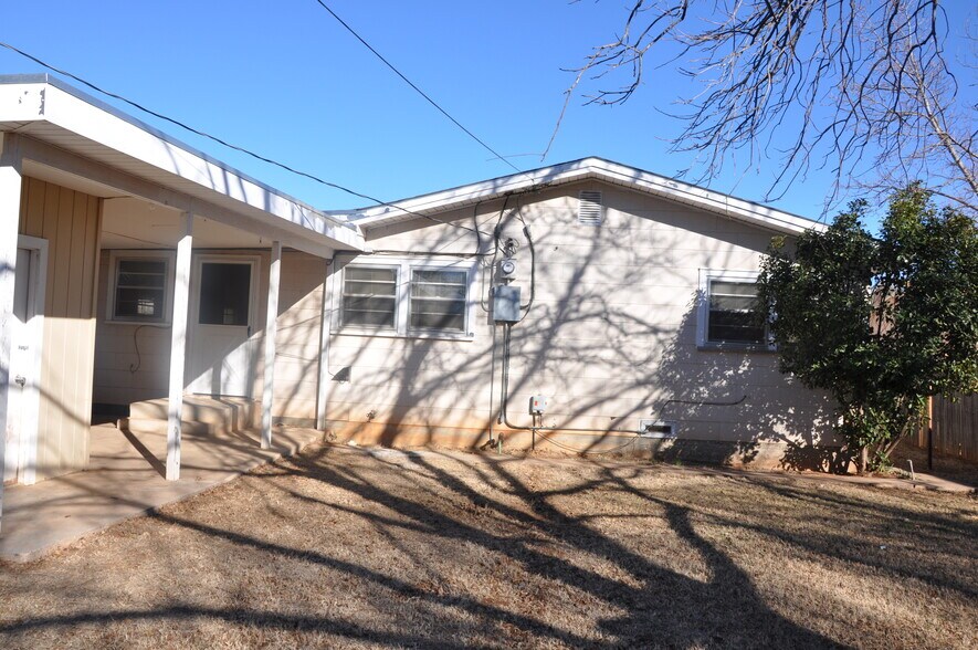 Building Photo - 2605 43rd St