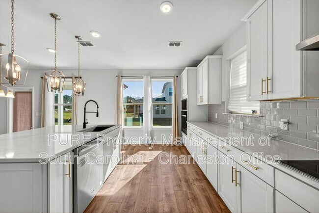 Building Photo - 102 Winding Grv Ln