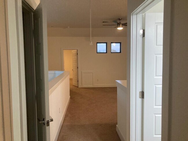 Building Photo - 12410 Maypole Bend