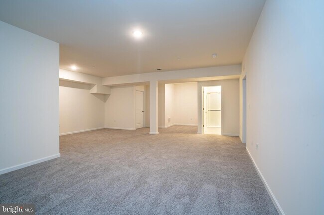 Building Photo - 3403 Jordan Dr