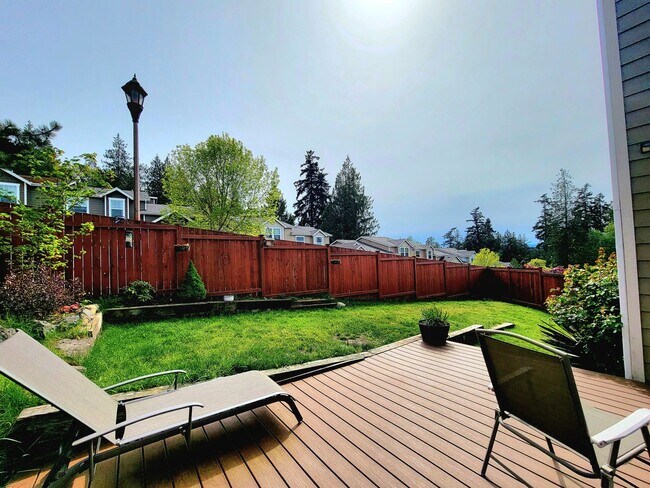 Building Photo - Bright, Spacious 4 bedroom in Poulsbo