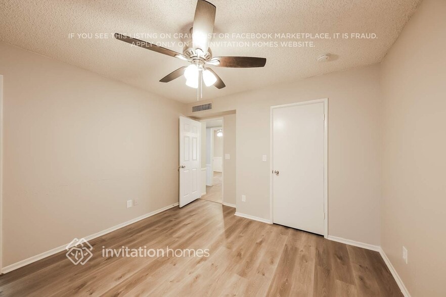 Building Photo - 5141 W Larkspur Dr