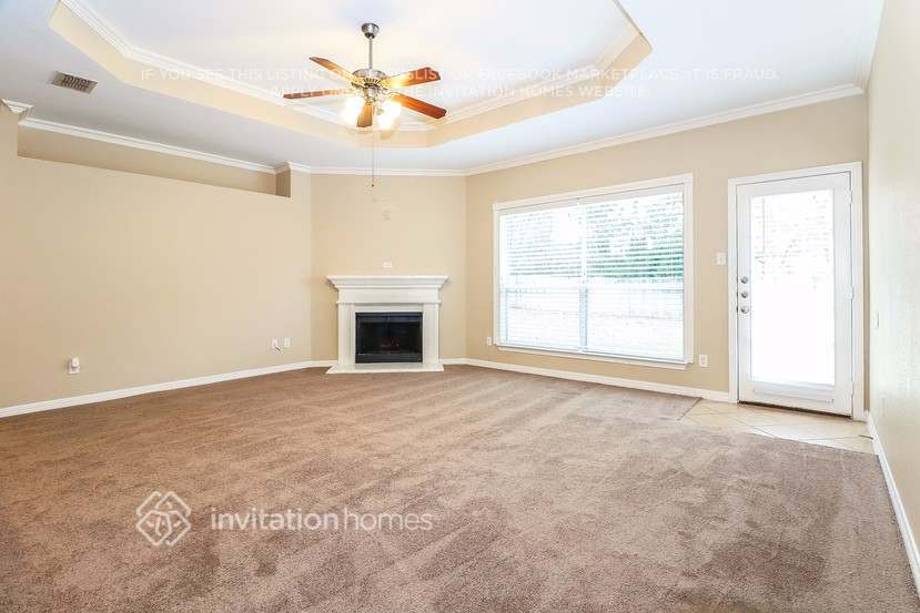 Building Photo - 2218 Summer Brook Dr
