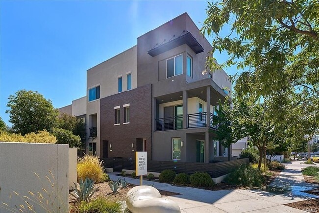 Building Photo - 126 Novel